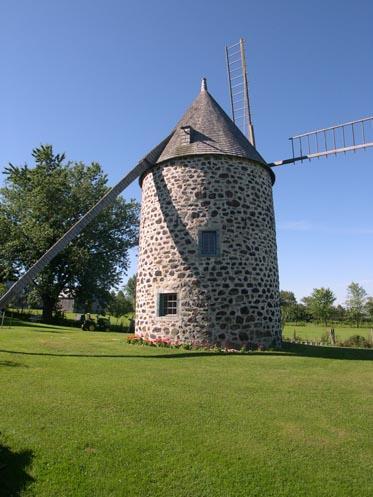 Moulin à vent Dansereau; Ministère de la Culture, des Communications et de la Condition féminine, Jean-François Rodrigue, 2004