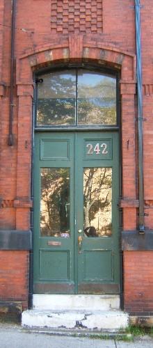This image provides a view of the northern Germain Street segmented arched entrance, 2005.; City of Saint John