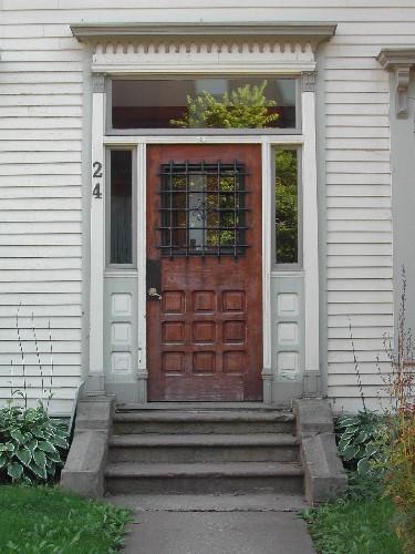 This photograph shows the entrance of the building, 2005; City of Saint John