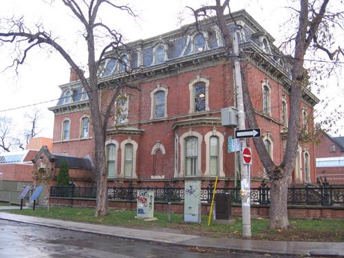 General view of the George Brown House National Historic Site of Canada, showing a side façade, 2005.; Agence Parcs Canada / Parks Canada Agency, 2005.