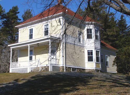 Southeast perspective of the Sydney Wearne House, Gavelton, Yarmouth County, NS, 2008.; Heritage Division, NS Dept of Tourism, Culture and Heritage, 2008