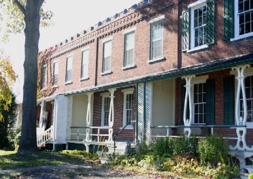 Three units of Barrett's Terrace, with No. 26 in the foreground; Susan Schappert, 2007