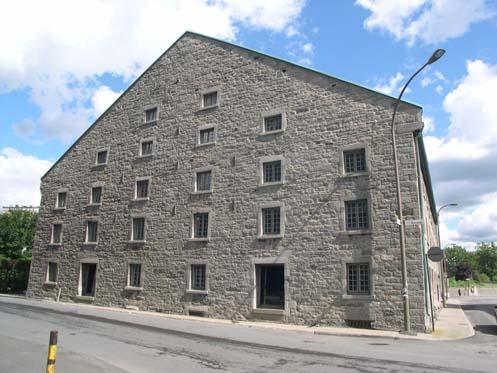Entrepôt Buchanan; Ministère de la Culture, des Communications et de la Condition féminine, Jean-François Rodrigue, 2004