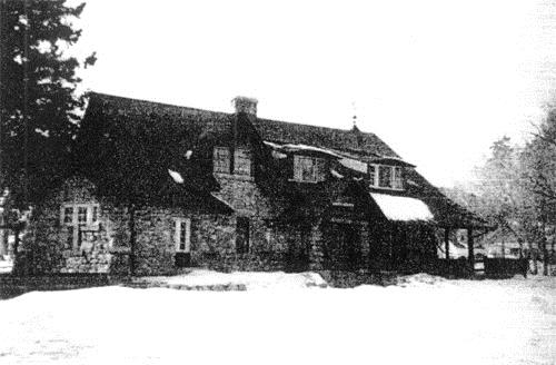 Historic side view.; Parks Canada