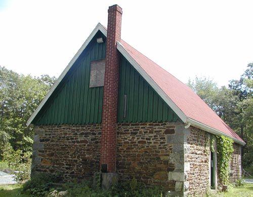 Sir Sandford Fleming Barn, Halifax, south-west elevation, 2004.; Halifax Regional Municipality, 2004