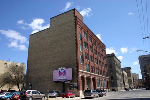 Contextual view, from the southwest, of Western Glove Works, Winnipeg, 2007; Historic Resources Branch, Manitoba Culture, Heritage and Tourism, 2007