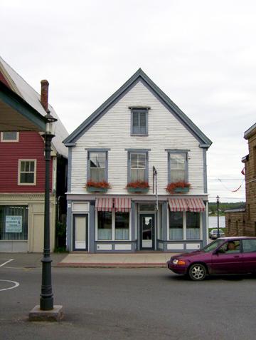 Argyle House (today Saddler's Cafe), front elevation, Historic Water Street Business District, 2005.; City of Miramichi