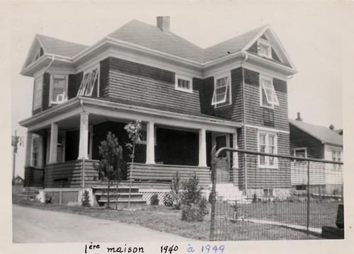 The first convent from 1940 to 1949.; Soeurs Notre-Dame-du-Sacré-Coeur