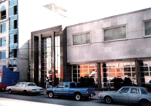 View of the main entrance to the Federal Building, 1998.; Parks Canada Agency / Agence Parcs Canada, 1998.