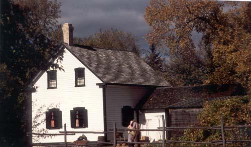 South east exterior elevation of Louis Riel House, 1999.; Parks Canada Agency / Agence Parcs Canada, 1999.