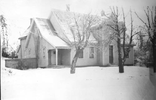 Archive image of the house in winter; Garden of the Gulf Museum Collection