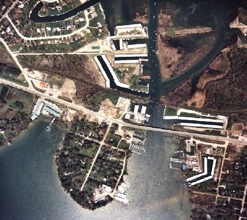 Aerial view of the Narrows between Lakes Simcoe and Couchiching, 2006.; Agence Parcs Canada / Parks Canada Agency, 2006.