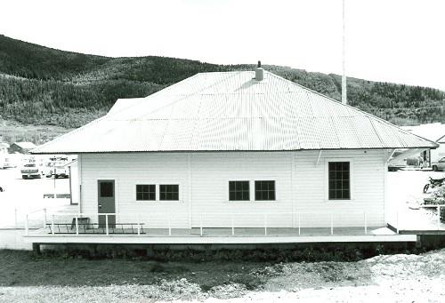 View of the BYN Ticket Office, from the river side, 1987.; Environnement Canada / Environment Canada, 1987.
