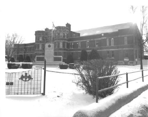 View of the Armoury at Belleville, Ontario, showing its medieval fortress motif, 1992.; Ministère de la Défense nationale / Department of National Defence, 1992