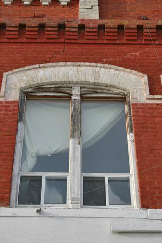 Window and brick details of the Nelson Butt Building, Carberry, 2007; Historic Resources Branch, Manitoba Culture, Heritage, Tourism and Sport, 2007