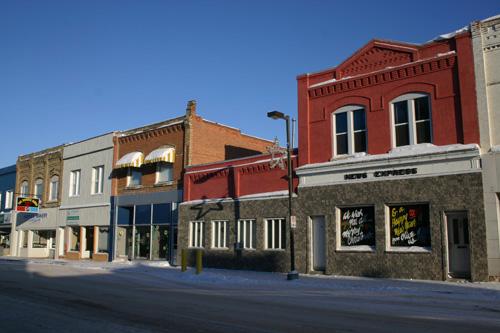 Contextual view, from the southwest, of the Carberry News Express Building (right), Carberry, 2007; Historic Resources Branch, Manitoba Culture, Heritage, Tourism and Sport, 2007