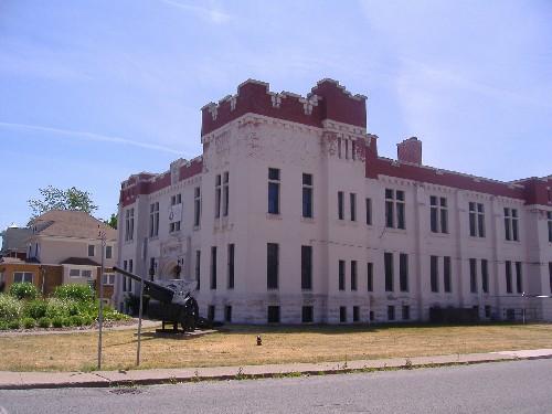 Niagara Falls Armoury and cannon in front along Victoria Avenue; Rashid Collection, Niagara Falls Public Library, 2005