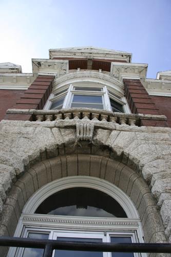 Detail view of the primary elevation of the Old Bank of Montreal, Carberry, 2007; Historic Resources Branch, Manitoba Culture, Heritage and Tourism, 2007