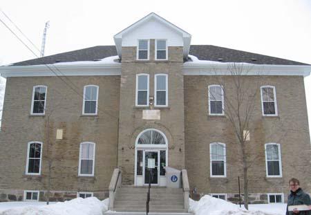 This photograph clearly displays the hipped roof and roofline detailing, 2007.; Lindsay Benjamin, 2007