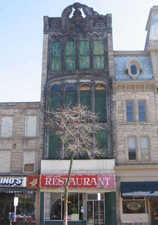 South façade of the Petrie Building located at 15 Wyndham Street North.; Lindsay Benjamin, 2007.