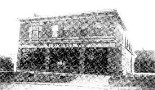 The front façade of the Journal Le madawaska Building as it appeared in 1937 just after the newspaper's relocation to this building.; Boucher, Jean Louis, « Le Madawaska: 70 ans de progression », p. 18