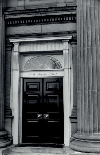 Detail view of the Old Toronto Post Office / Old Bank of Canada, showing one of four, engaged Ionic columns.; Agence Parcs Canada / Parks Canada Agency