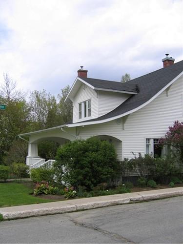 Image of the residence, looking north; City of Bathurst